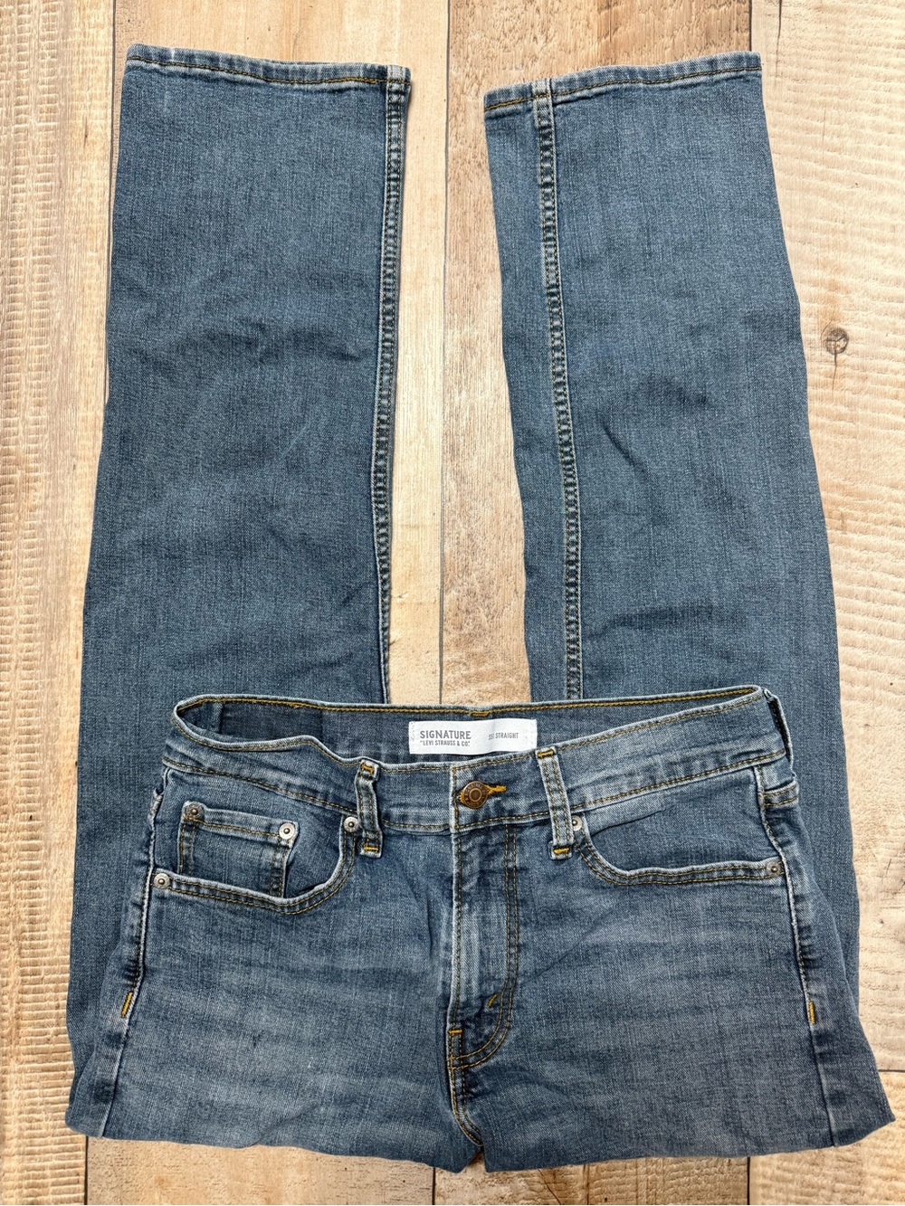 Classic Levi’s Men's Blue Denim Jeans